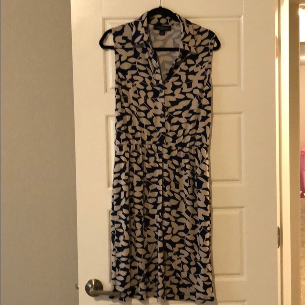 Sleeveless dress